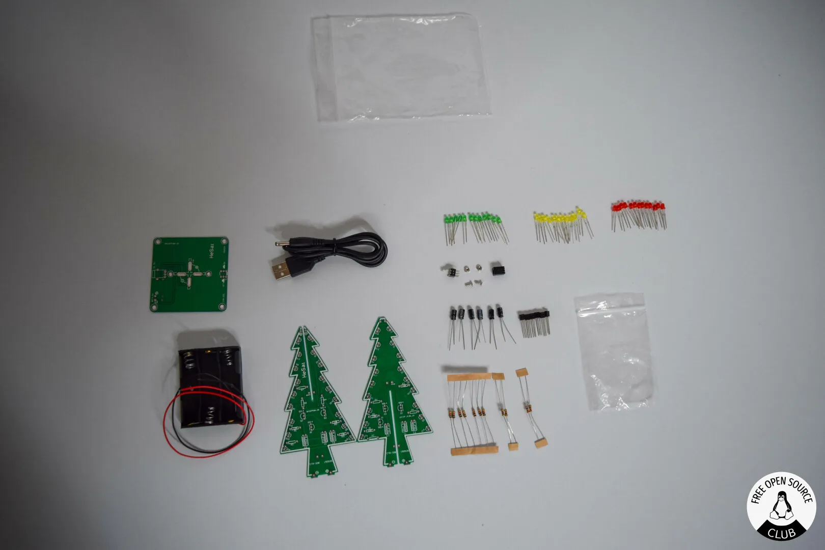 Breakdown of the LED christmas kit with all of its components